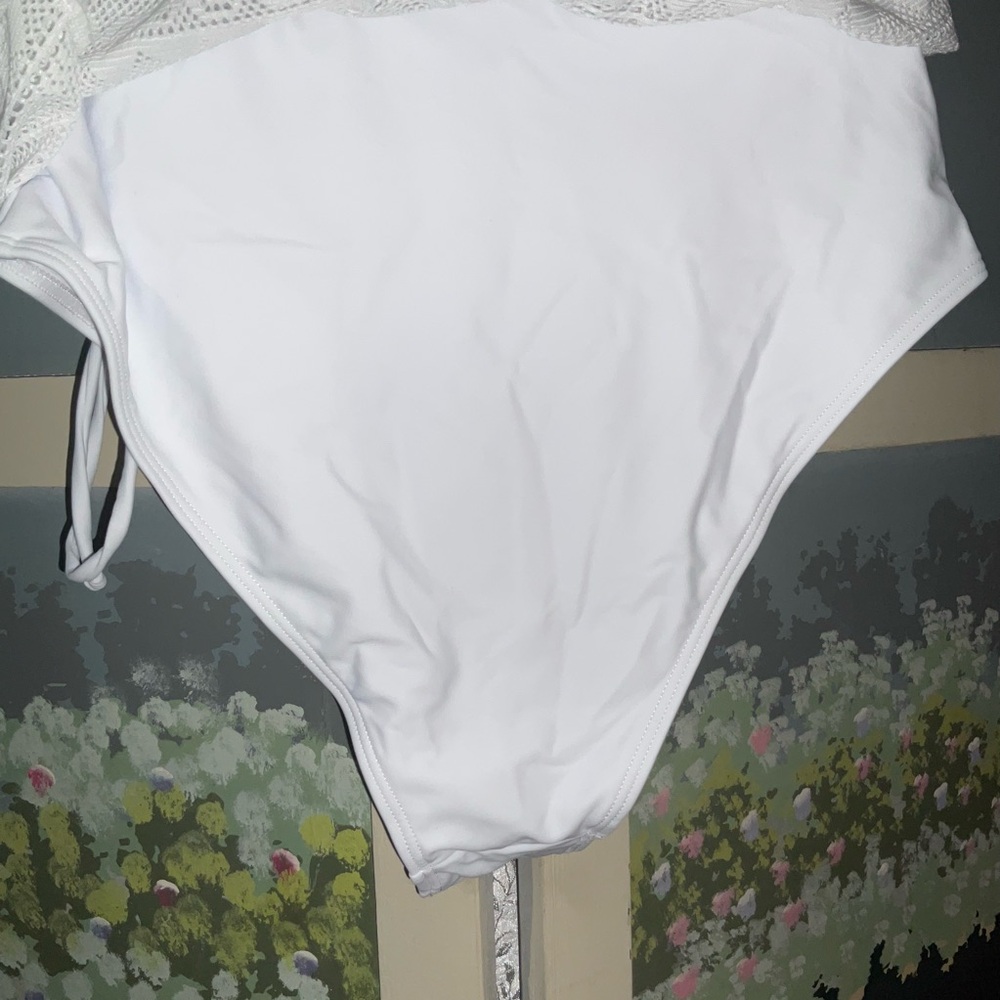 Cupshe White Lace Retro Swim Skirt, new, in original pouch, sold out style - Picture 9 of 14